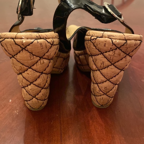 🦊 Nine West cork wedges. - Picture 5 of 6
